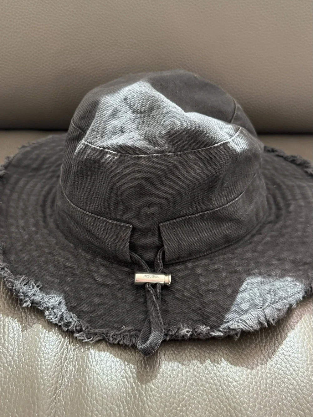 Jacquemus Unisex Le Bob Artichaut Bucket Hat - Picture 5 of 6